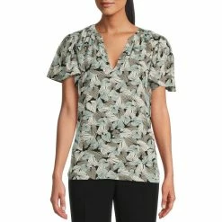 Top 10 💯 Kasper Tropical Leaf Print Woven Split V-Neck Short Flutter Sleeve Top Black Glass Combo 💯